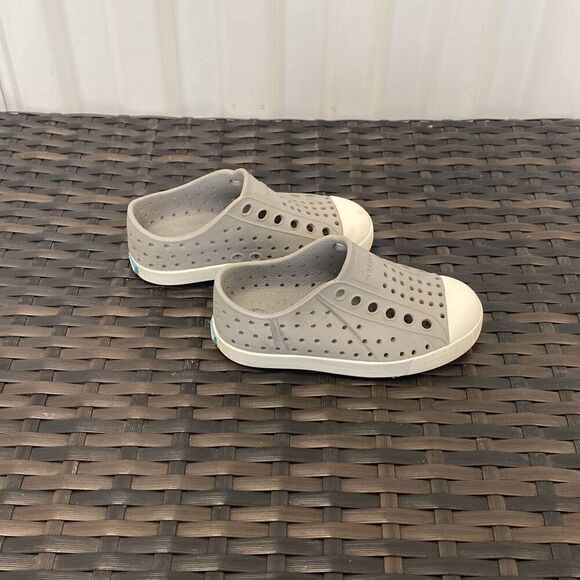 Native Jeffersons kid shoes children’s size 7 - Picture 2 of 5